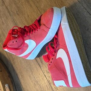 Nike Blazer Red and White High-Top Sneakers Size 5.5m/7w NWOT